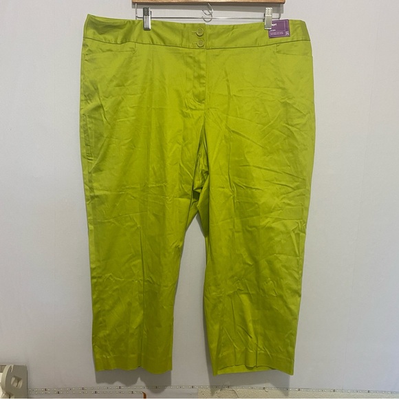 Lane Bryant Capri Pants 20 Green Stretch Sateen Cropped Mid Calf Career New - Picture 1 of 10